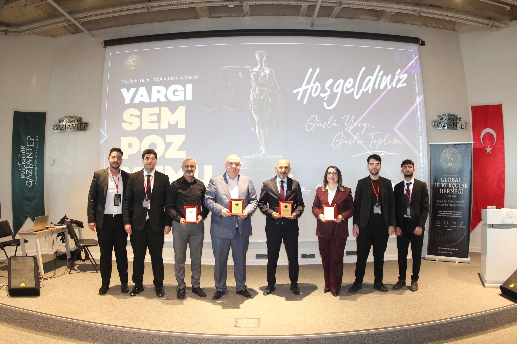 Gaziantep’te Hukuk Dünyasını Buluşturan Sempozyum: 250 Katılımcı Aynı Çatıda